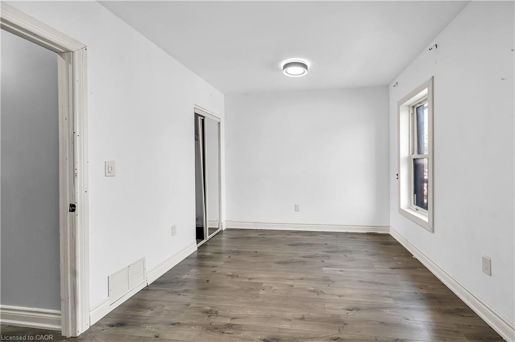 334 Cannon Street E, Hamilton, ON - Indoor Photo Showing Other Room