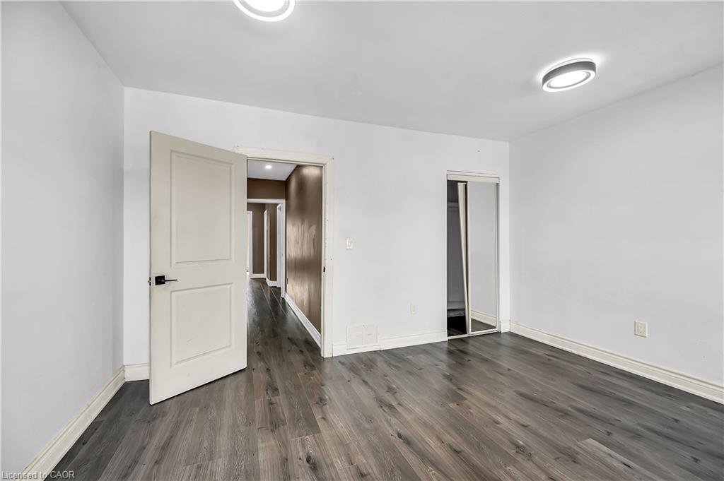 334 Cannon Street E, Hamilton, ON - Indoor Photo Showing Other Room