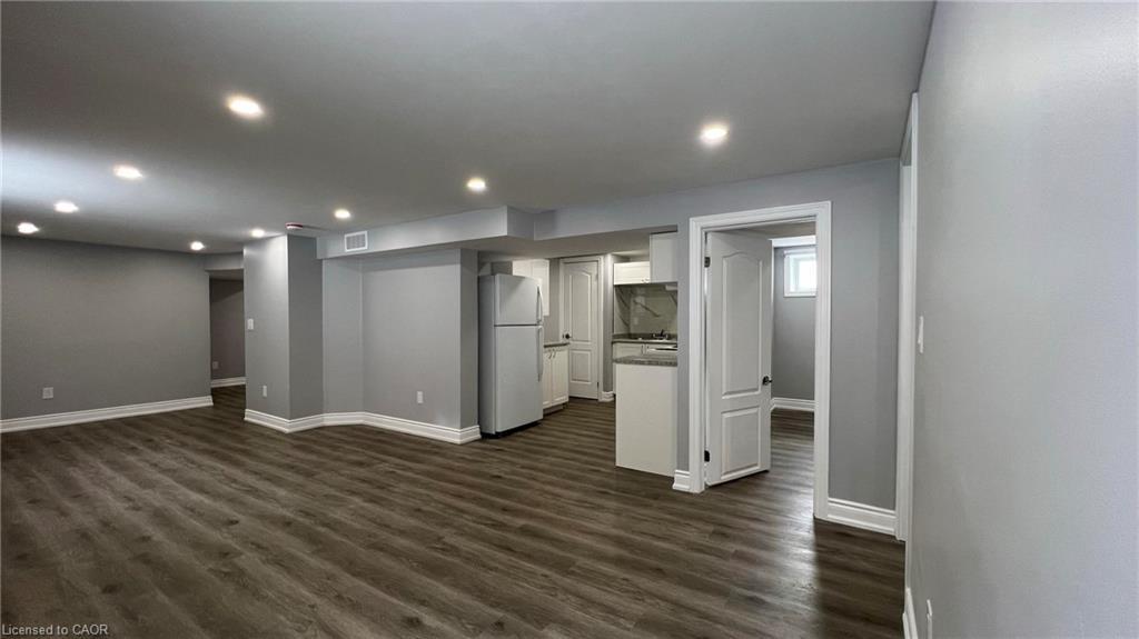 2-29 Birchcliffe Crescent, Hamilton, ON - Indoor Photo Showing Other Room