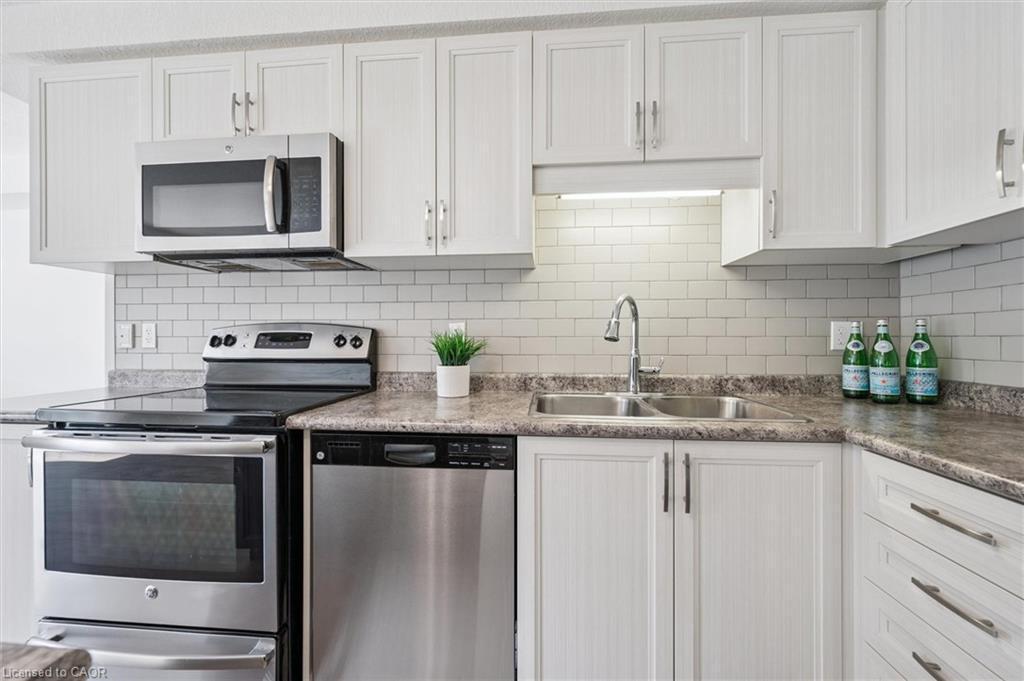 D-24 Sienna Street, Kitchener, ON - Indoor Photo Showing Kitchen With Double Sink With Upgraded Kitchen