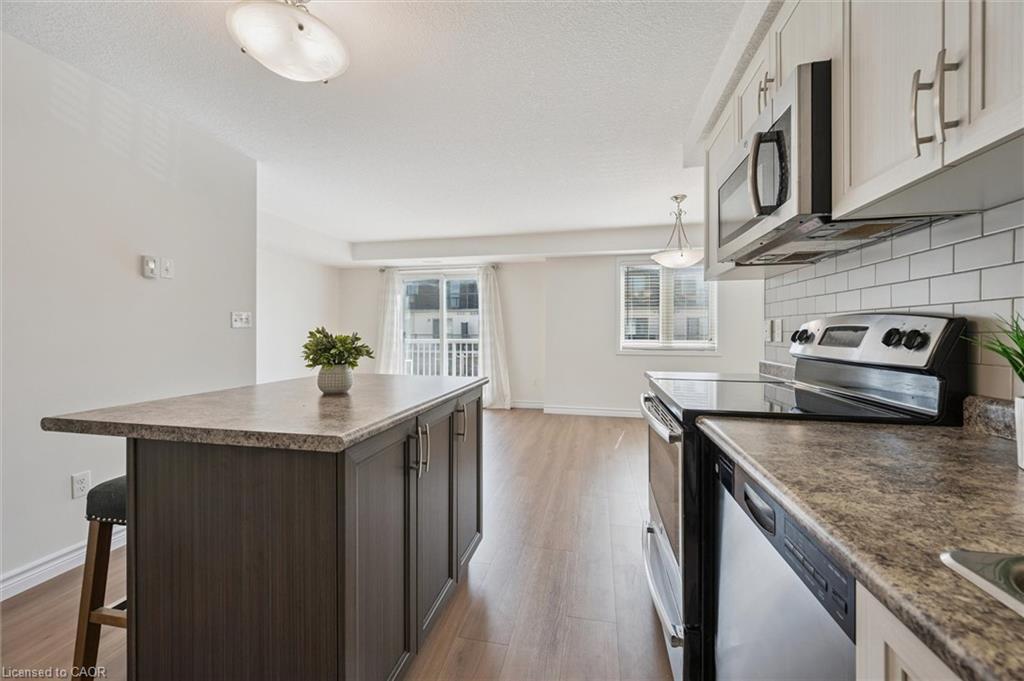 D-24 Sienna Street, Kitchener, ON - Indoor Photo Showing Kitchen