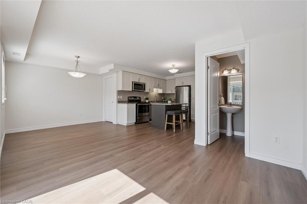 D-24 Sienna Street, Kitchener, ON - Indoor Photo Showing Living Room
