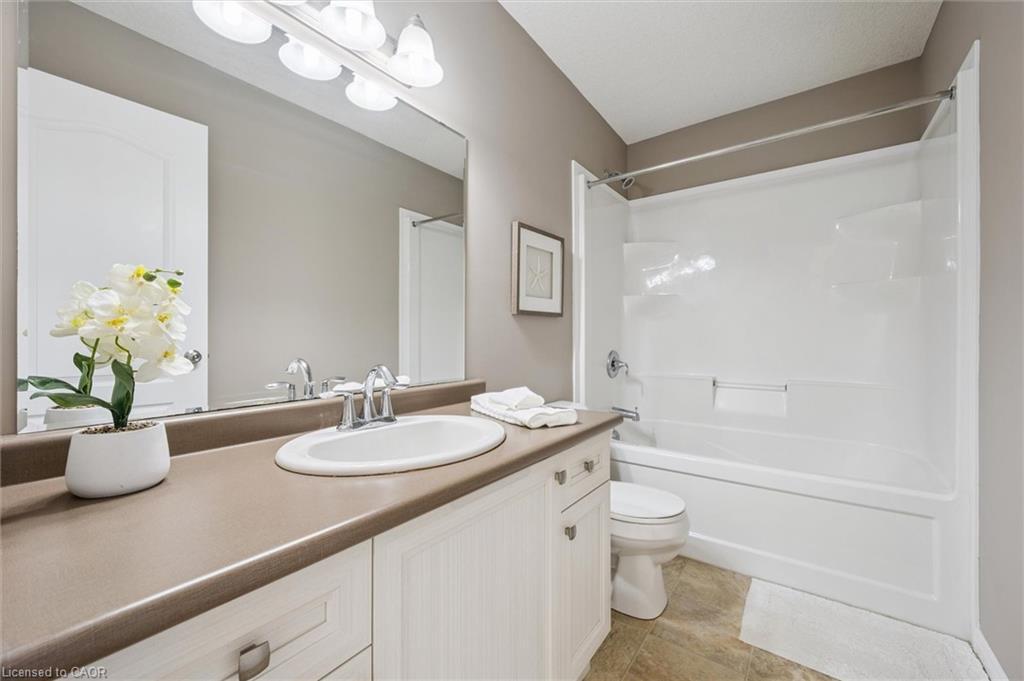 D-24 Sienna Street, Kitchener, ON - Indoor Photo Showing Bathroom
