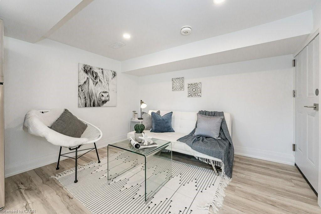 4 Royal Avenue, Hamilton, ON - Indoor Photo Showing Other Room