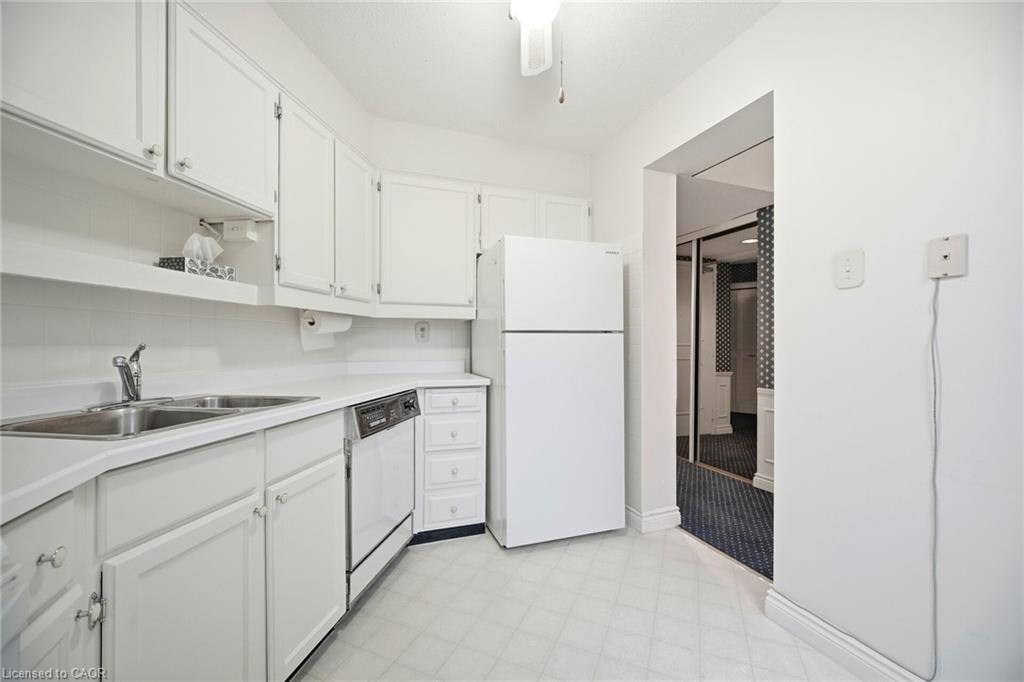 A21-296 Mill Road, Toronto, ON - Indoor Photo Showing Kitchen With Double Sink