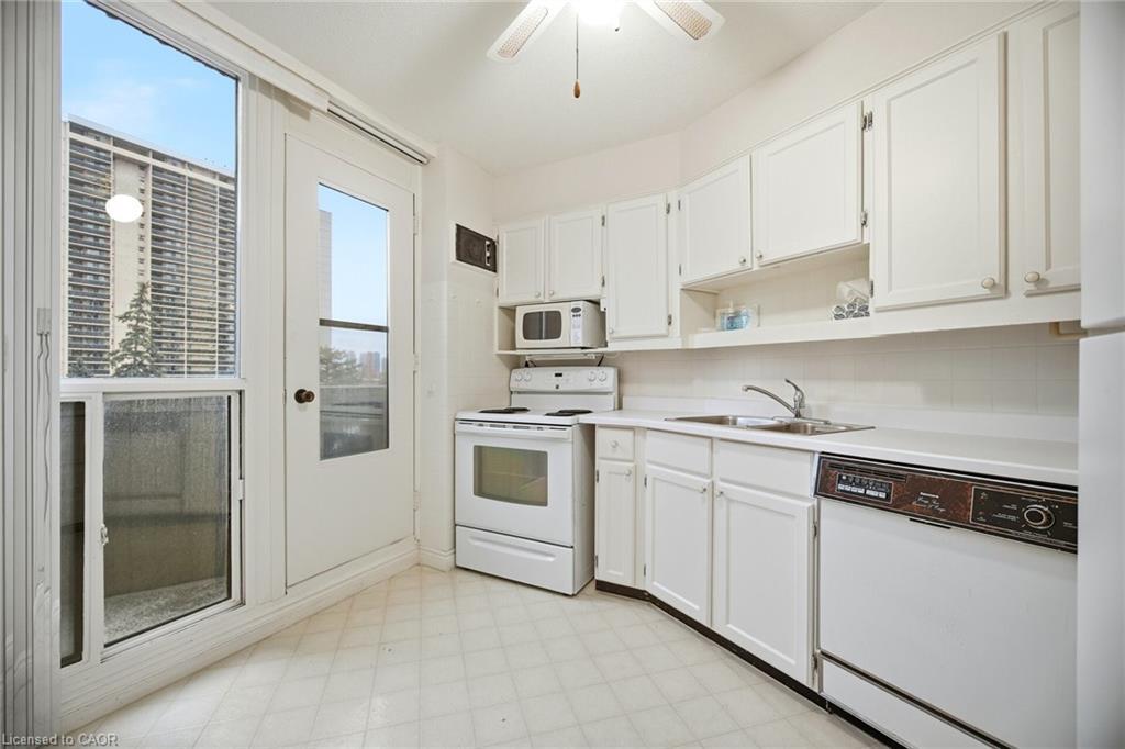 A21-296 Mill Road, Toronto, ON - Indoor Photo Showing Kitchen With Double Sink