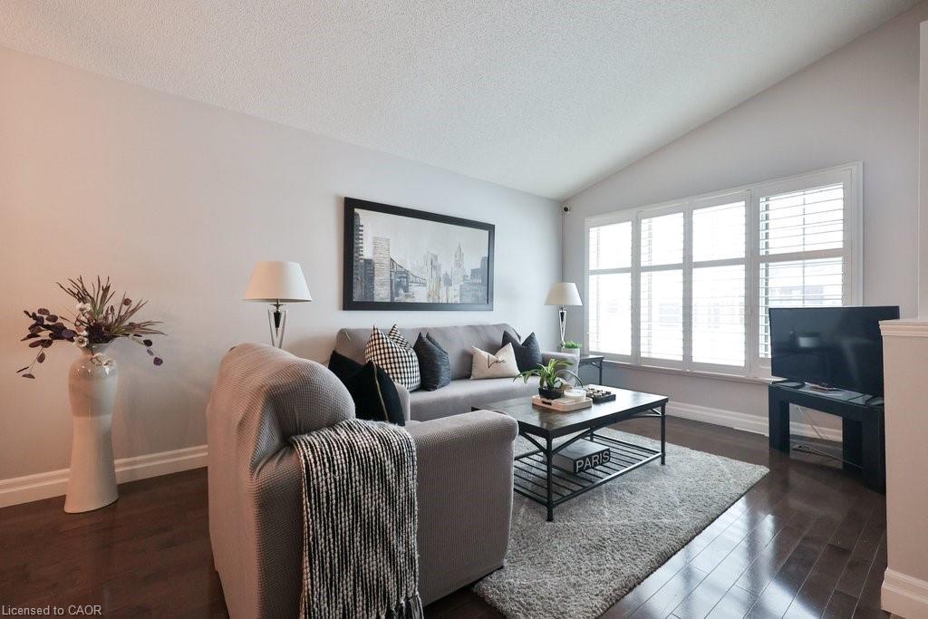 4191 Bianca Forest Drive, Burlington, ON - Indoor Photo Showing Living Room