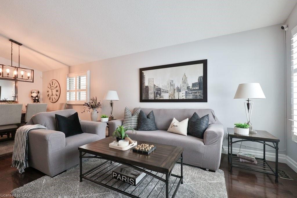 4191 Bianca Forest Drive, Burlington, ON - Indoor Photo Showing Living Room