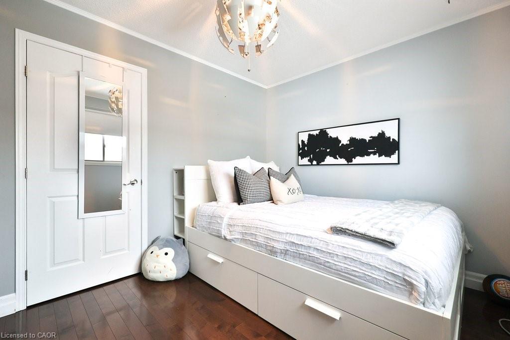 4191 Bianca Forest Drive, Burlington, ON - Indoor Photo Showing Bedroom