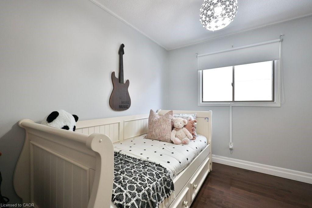 4191 Bianca Forest Drive, Burlington, ON - Indoor Photo Showing Bedroom