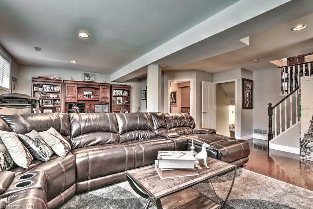 4191 Bianca Forest Drive, Burlington, ON - Indoor Photo Showing Living Room