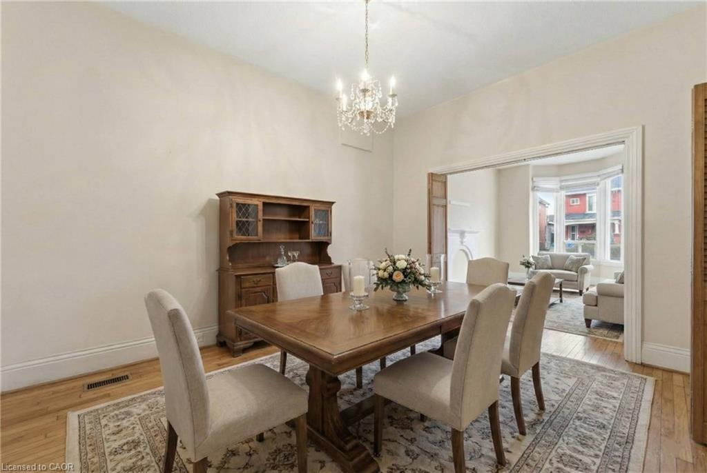 241 Robert Street, Hamilton, ON - Indoor Photo Showing Dining Room