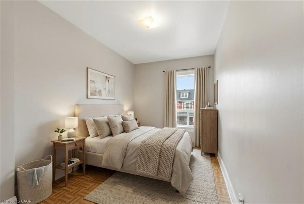 241 Robert Street, Hamilton, ON - Indoor Photo Showing Bedroom