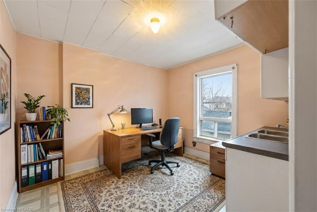 241 Robert Street, Hamilton, ON - Indoor