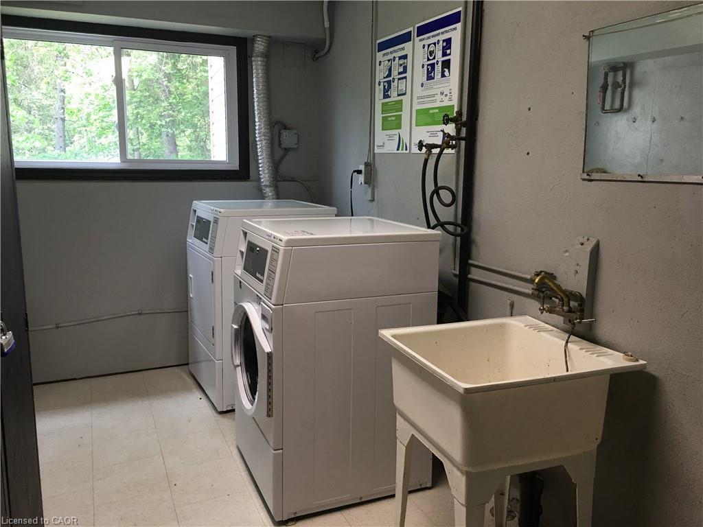 7-154 Elgin Street N, Cambridge, ON - Indoor Photo Showing Laundry Room