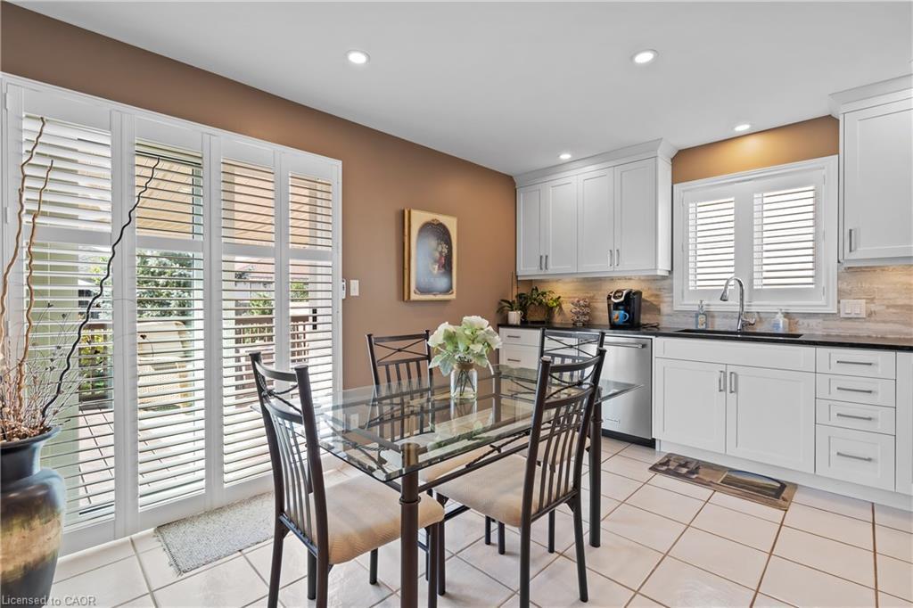 208 Autumn Crescent, Welland, ON - Indoor Photo Showing Dining Room