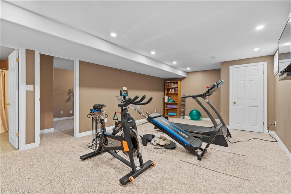 208 Autumn Crescent, Welland, ON - Indoor Photo Showing Gym Room