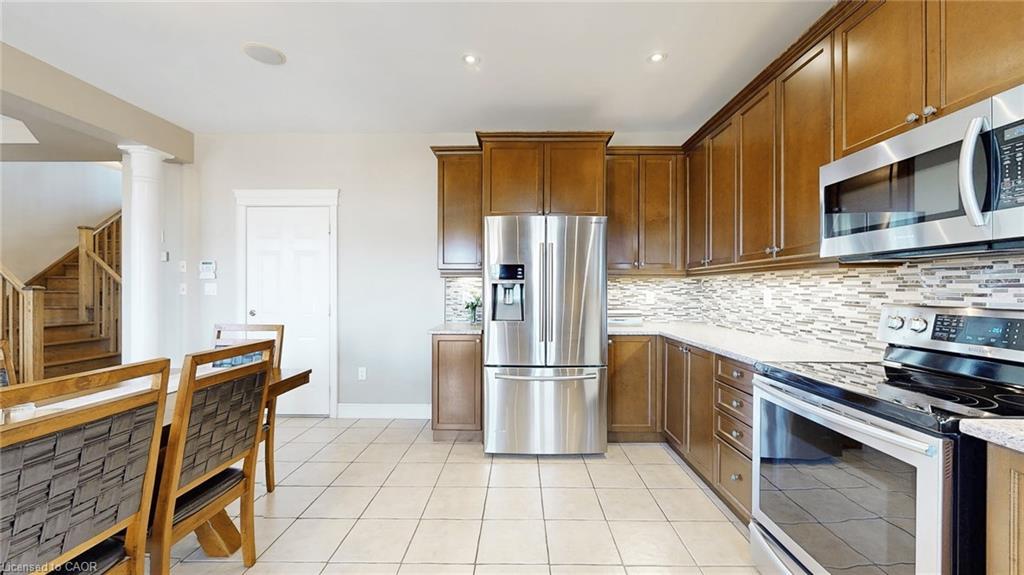50 Bankfield Crescent, Stoney Creek, ON - Indoor Photo Showing Kitchen