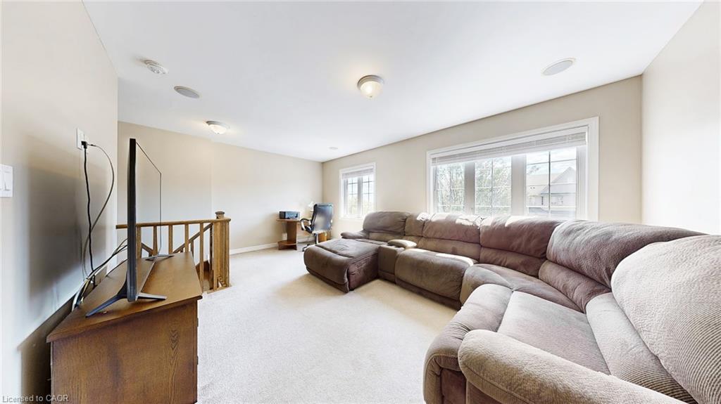 50 Bankfield Crescent, Stoney Creek, ON - Indoor Photo Showing Other Room