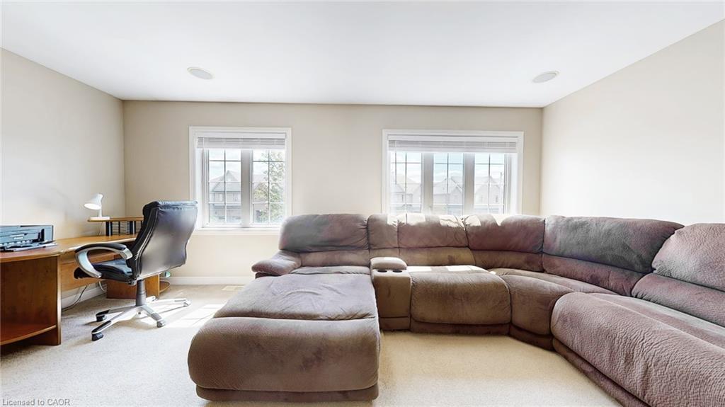 50 Bankfield Crescent, Stoney Creek, ON - Indoor Photo Showing Living Room