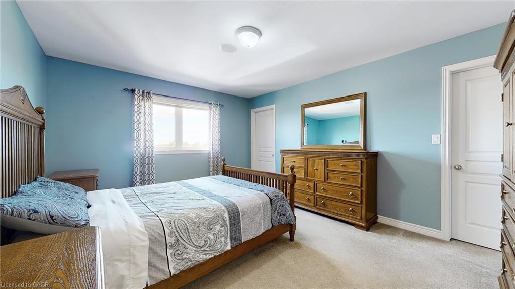 50 Bankfield Crescent, Stoney Creek, ON - Indoor Photo Showing Bedroom