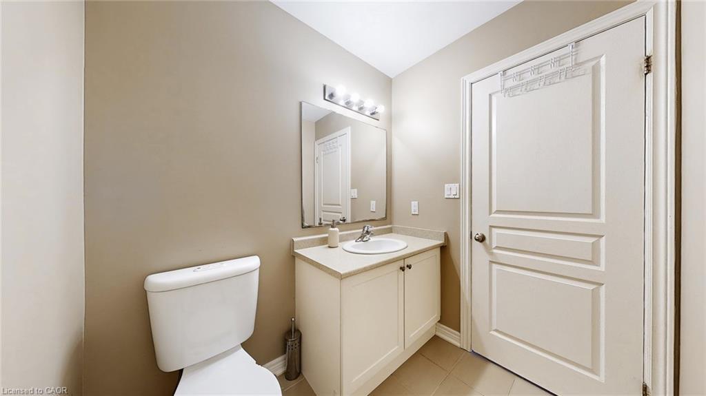 50 Bankfield Crescent, Stoney Creek, ON - Indoor Photo Showing Bathroom