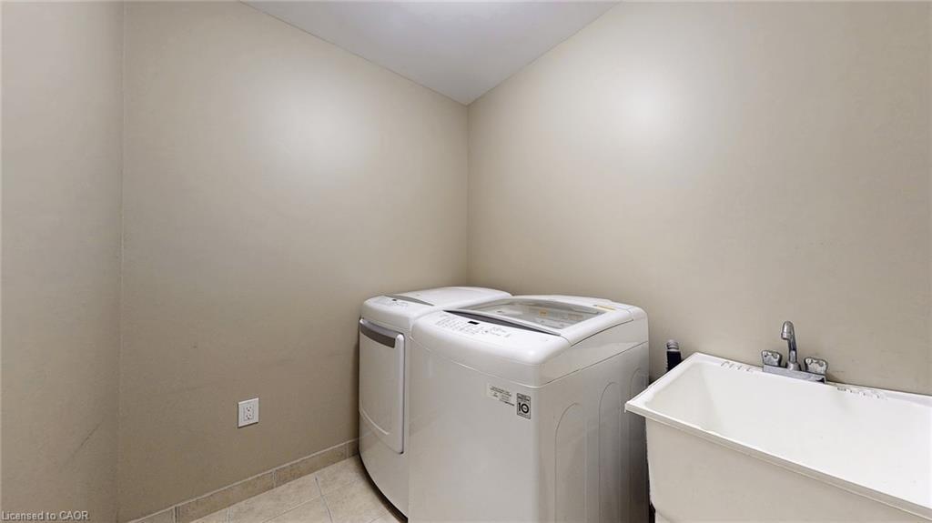 50 Bankfield Crescent, Stoney Creek, ON - Indoor Photo Showing Laundry Room