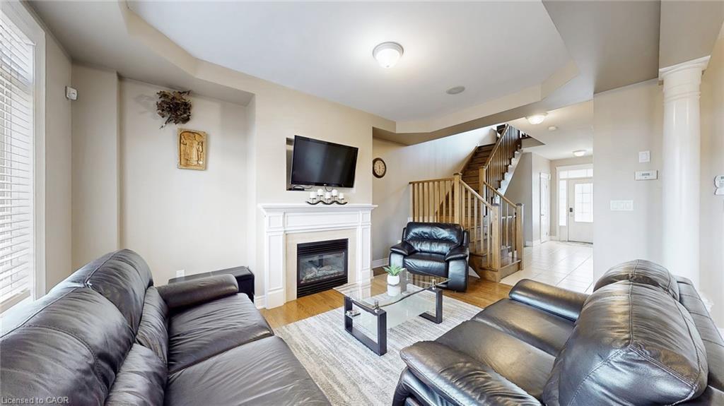 50 Bankfield Crescent, Stoney Creek, ON - Indoor Photo Showing Living Room With Fireplace