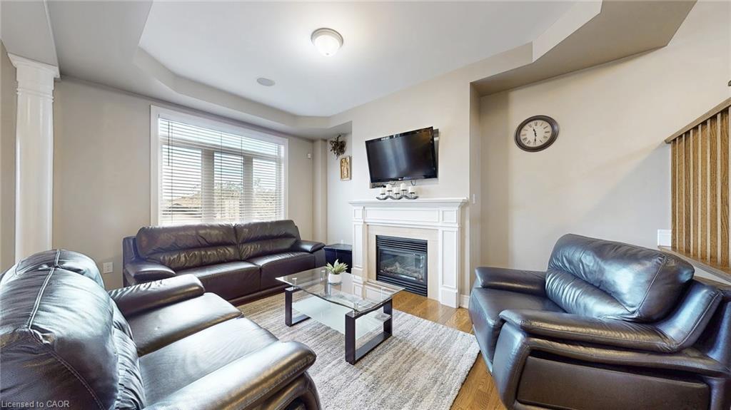50 Bankfield Crescent, Stoney Creek, ON - Indoor Photo Showing Living Room With Fireplace