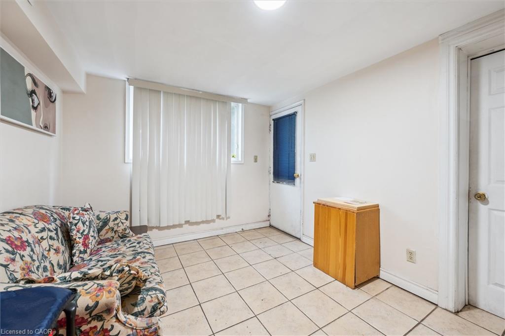 155 University Avenue E, Waterloo, ON