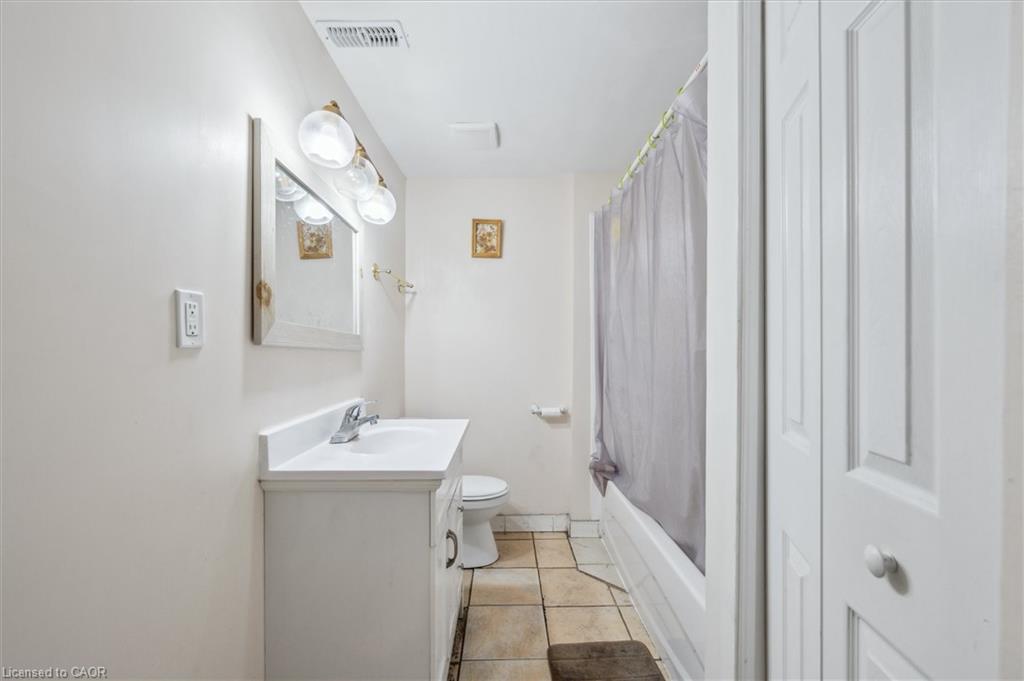 155 University Avenue E, Waterloo, ON