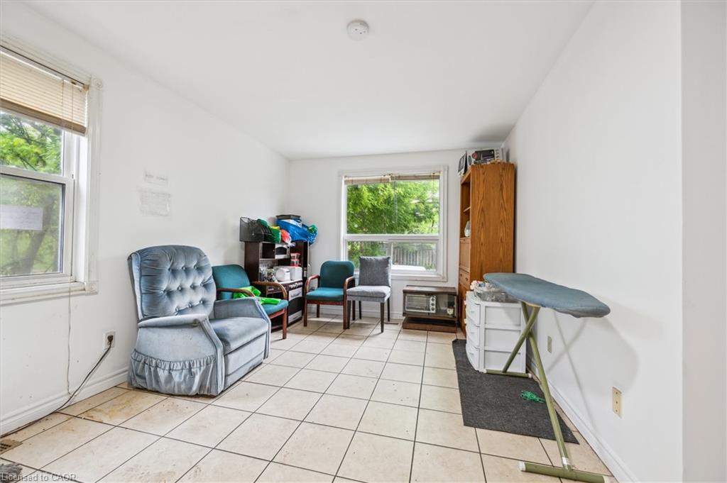 155 University Avenue E, Waterloo, ON