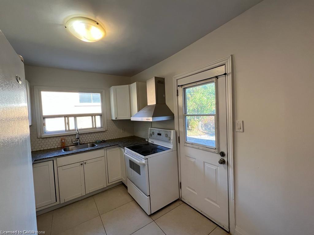 643 West 5Th Street, Hamilton, ON - Indoor Photo Showing Kitchen
