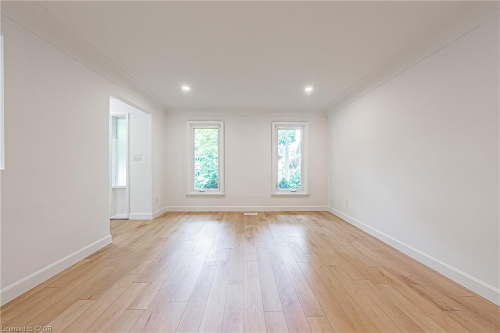 224 West 16Th Street, Hamilton, ON - Indoor Photo Showing Other Room