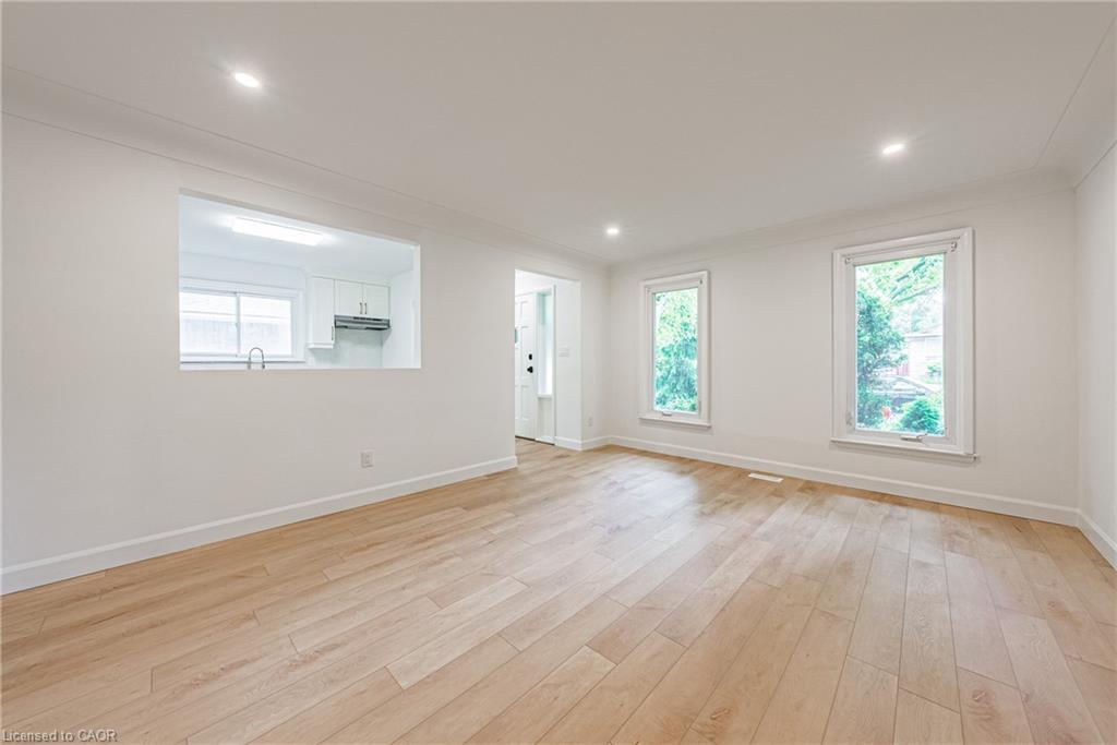 224 West 16Th Street, Hamilton, ON - Indoor Photo Showing Other Room