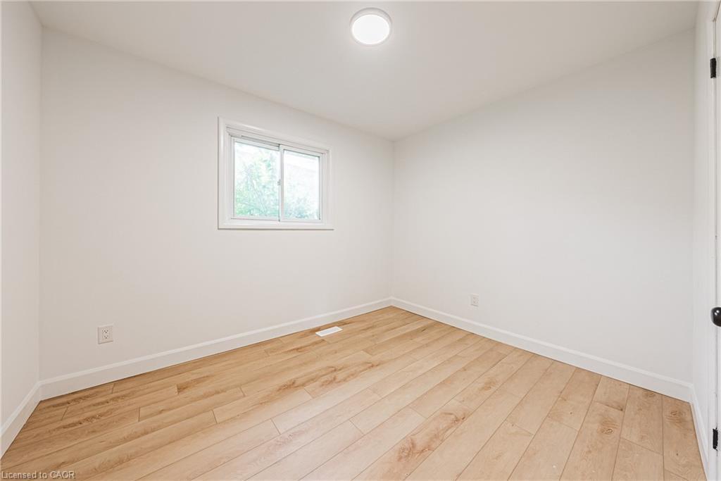 224 West 16Th Street, Hamilton, ON - Indoor Photo Showing Other Room