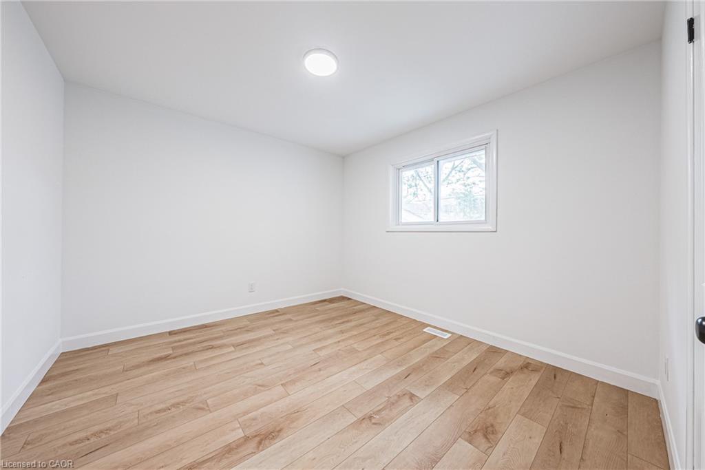 224 West 16Th Street, Hamilton, ON - Indoor Photo Showing Other Room