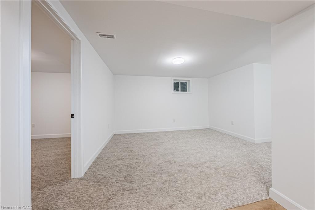 224 West 16Th Street, Hamilton, ON - Indoor Photo Showing Other Room