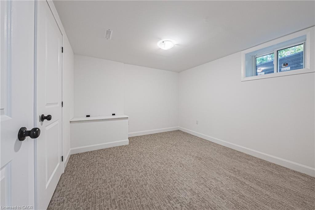 224 West 16Th Street, Hamilton, ON - Indoor Photo Showing Other Room