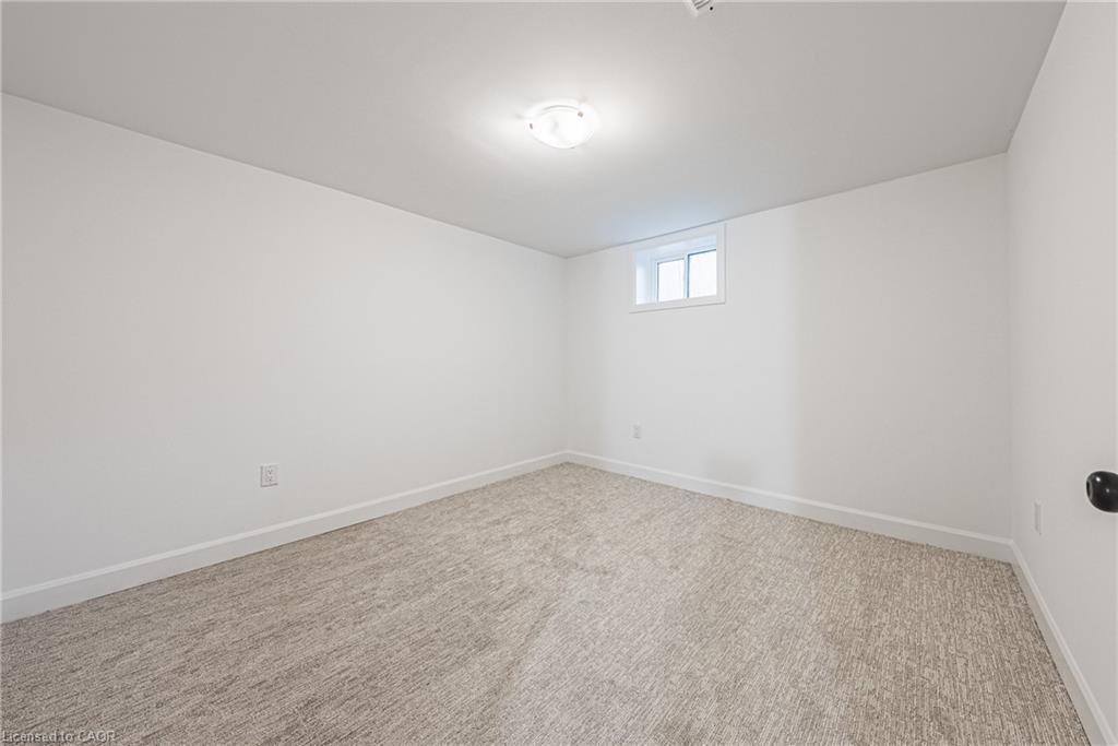 224 West 16Th Street, Hamilton, ON - Indoor Photo Showing Other Room