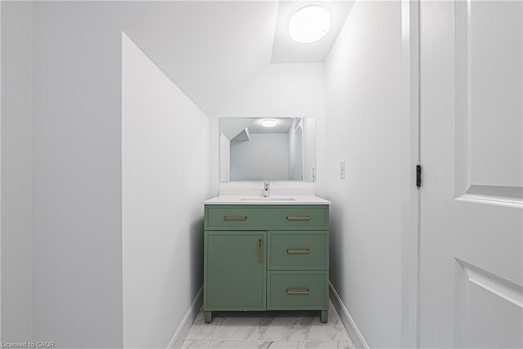 224 West 16Th Street, Hamilton, ON - Indoor