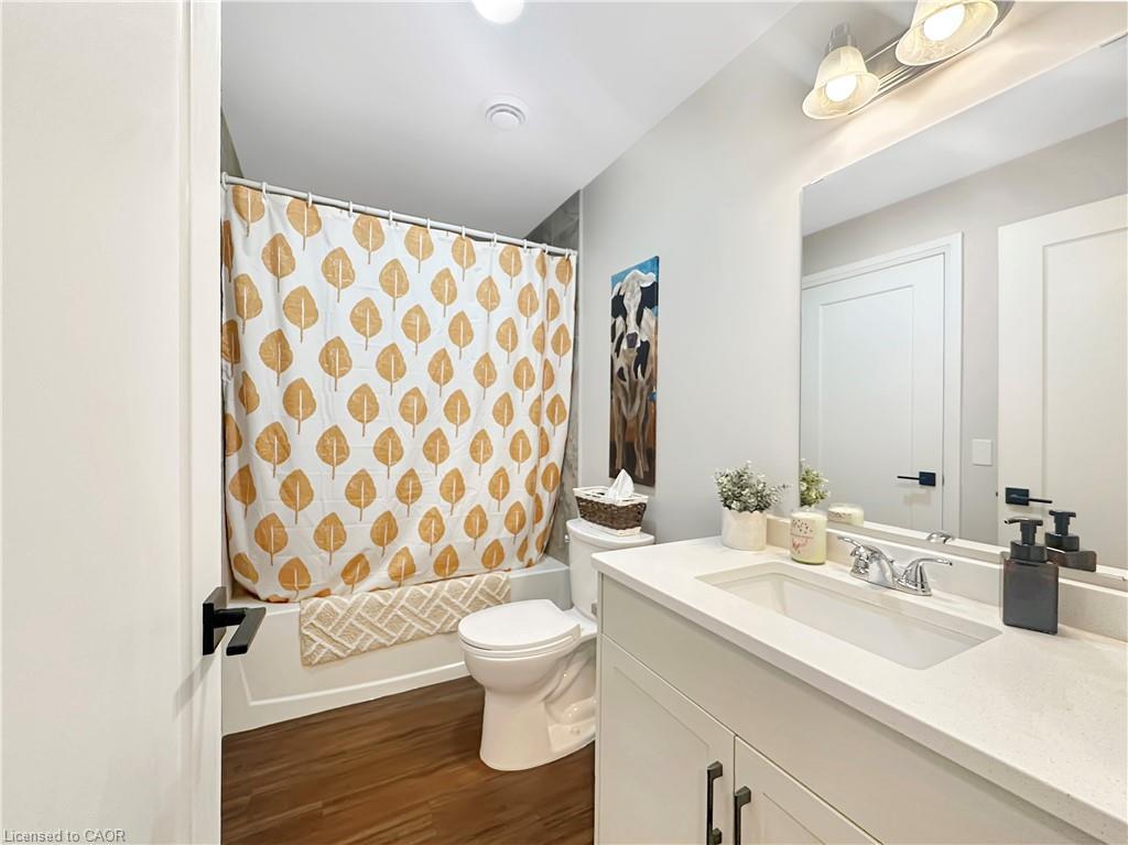 213-64 Main Street N, Hagersville, ON - Indoor Photo Showing Bathroom