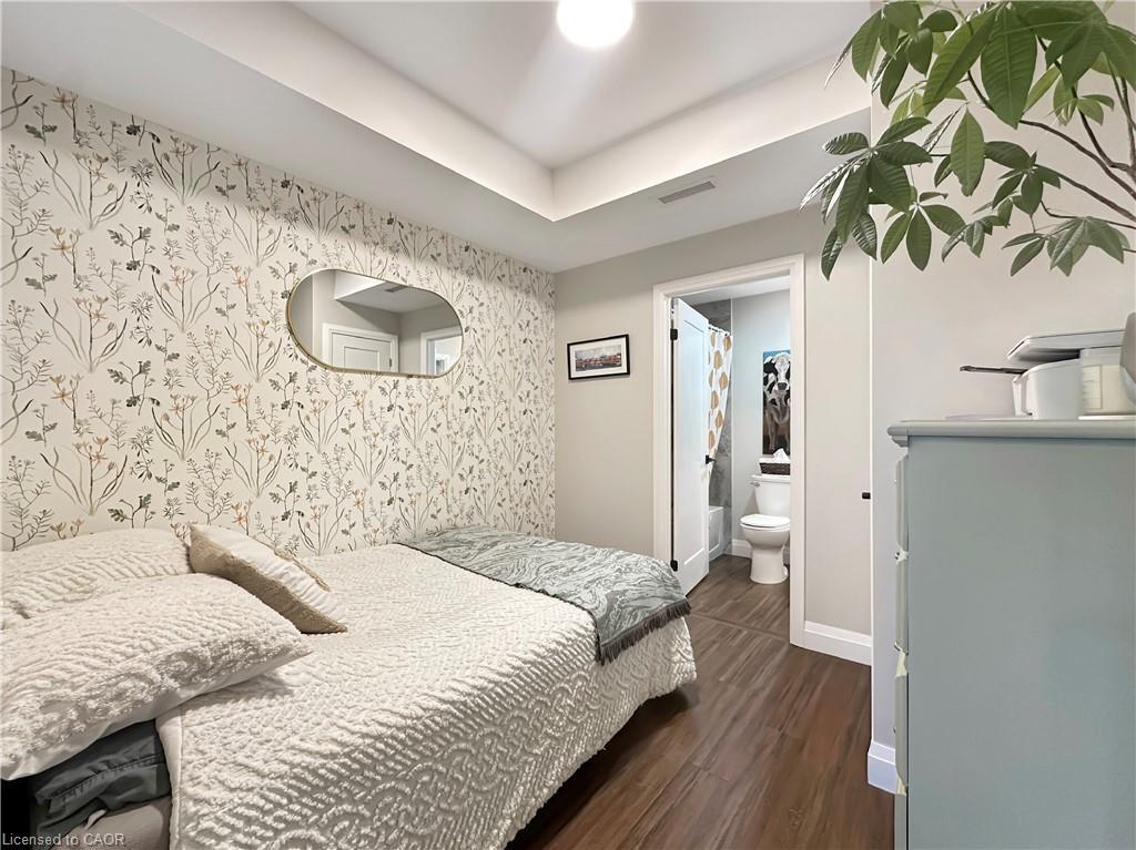 213-64 Main Street N, Hagersville, ON - Indoor Photo Showing Bedroom