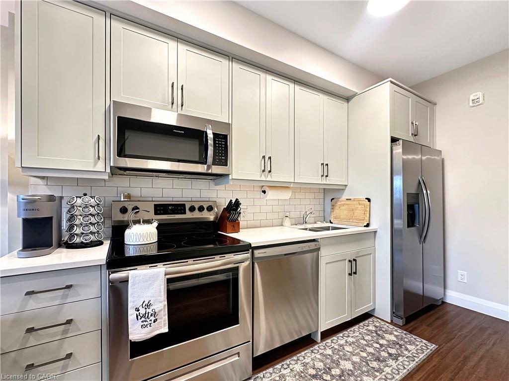213-64 Main Street N, Hagersville, ON - Indoor Photo Showing Kitchen With Stainless Steel Kitchen