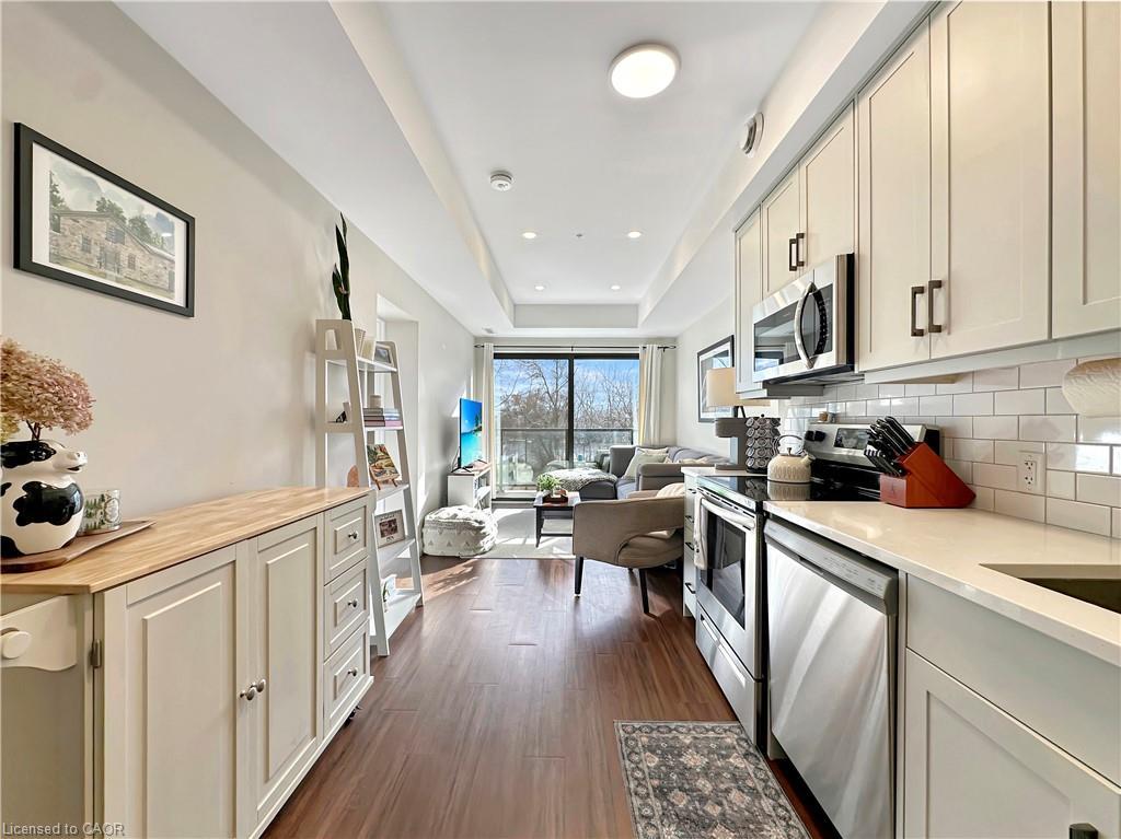 213-64 Main Street N, Hagersville, ON - Indoor Photo Showing Kitchen With Upgraded Kitchen