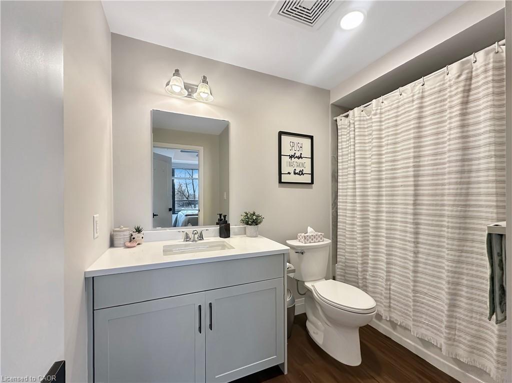 213-64 Main Street N, Hagersville, ON - Indoor Photo Showing Bathroom