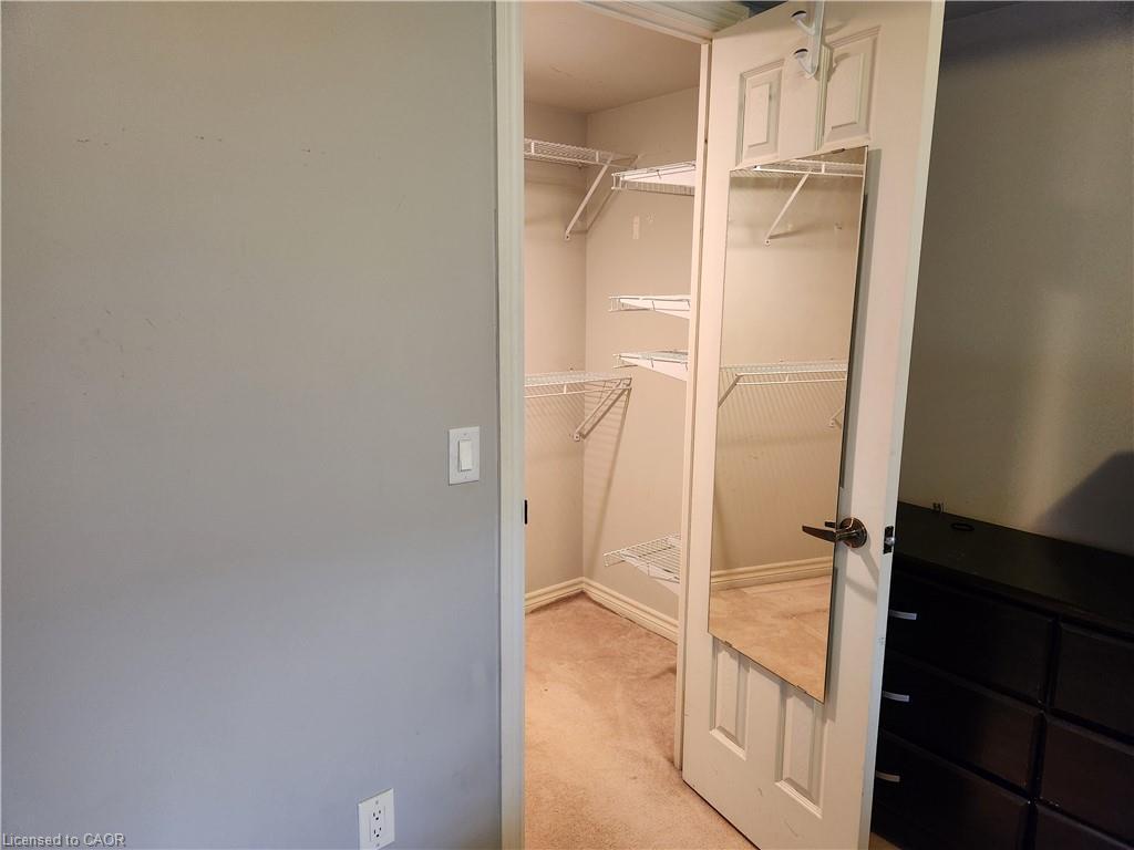 2922-700 Humberwood Boulevard, Etobicoke, ON - Indoor