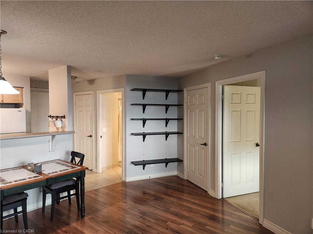 2922-700 Humberwood Boulevard, Etobicoke, ON - Indoor