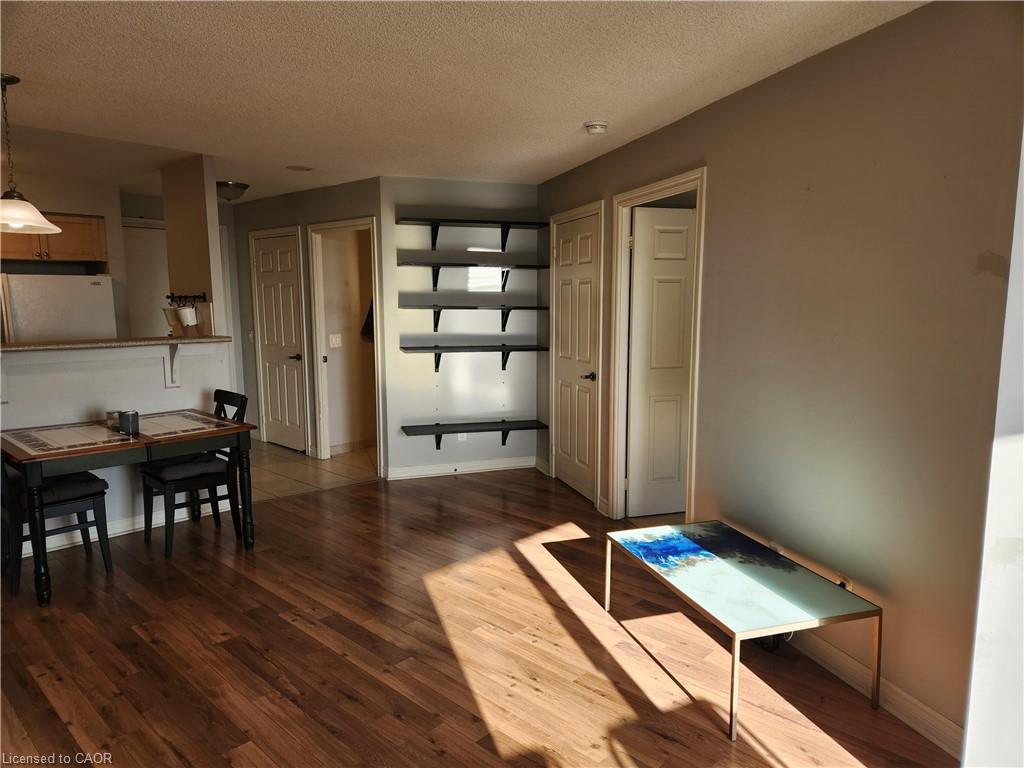 2922-700 Humberwood Boulevard, Etobicoke, ON - Indoor