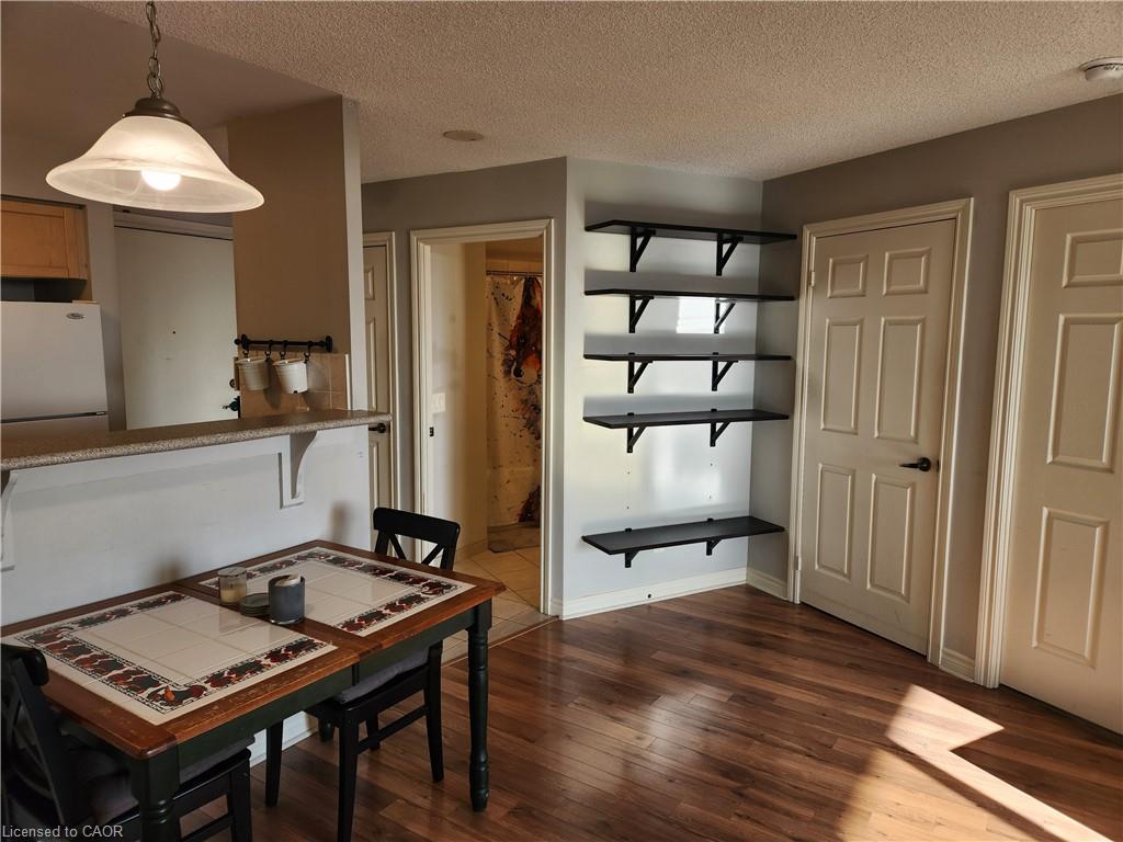 2922-700 Humberwood Boulevard, Etobicoke, ON - Indoor